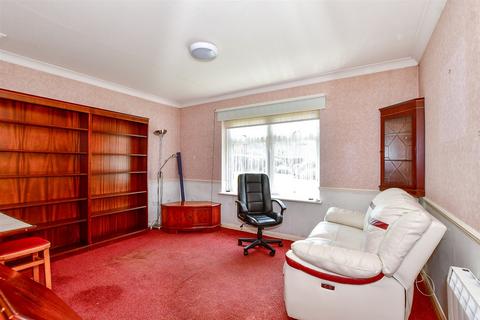 1 bedroom ground floor flat for sale, Dovedale Court, Birchington, Kent