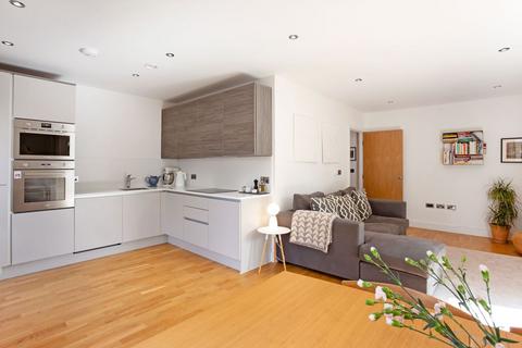 1 bedroom flat to rent, Dalmeny Avenue, London
