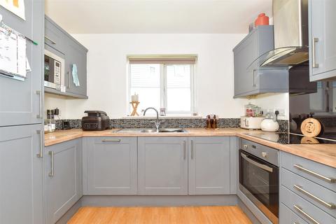 2 bedroom ground floor flat for sale, Tayberry Close, Newport, Isle of Wight