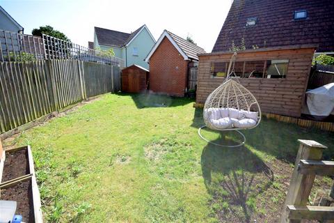 4 bedroom link detached house for sale, Lambourne Chase, Chelmsford