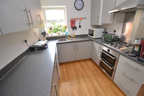 26 Lambourne Chase, Chelmsford, CM2 9FF