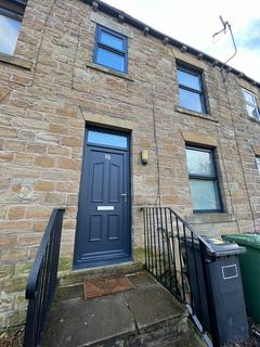 2 bedroom terraced house to rent, Common Road, Batley, WF17