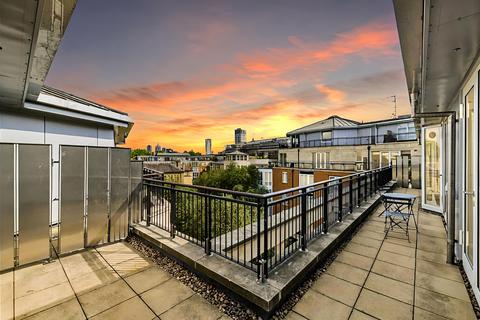 3 bedroom penthouse for sale, Coleridge Gardens, Chelsea, SW10