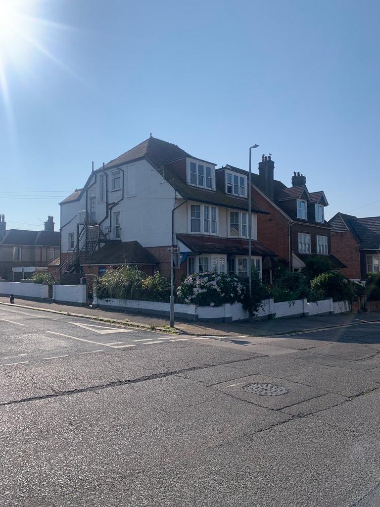 Jameson Road, BexhillonSea, TN40 8 bed block of apartments £920,000