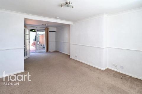 3 bedroom semi-detached house to rent, SLOUGH,