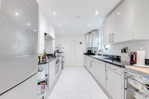 32 Avenue Road, Westcliff-on-sea, SS0 7PW