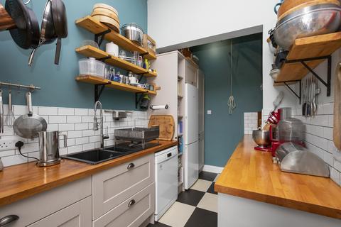 126 Viewforth, Edinburgh, EH10 4LN