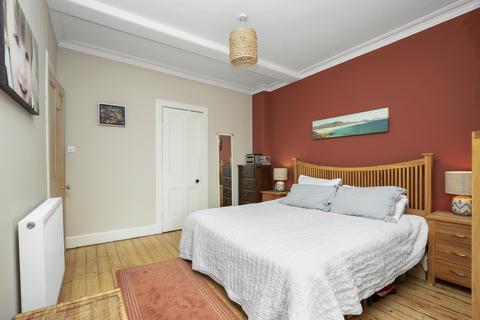 126 Viewforth, Edinburgh, EH10 4LN