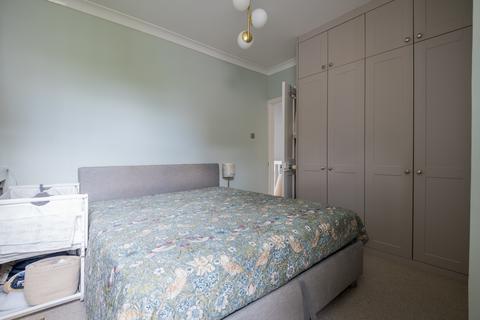 72 Carson Road, London, SE21 8HU