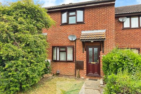 3 bedroom terraced house to rent, Brownsea Close, New Milton