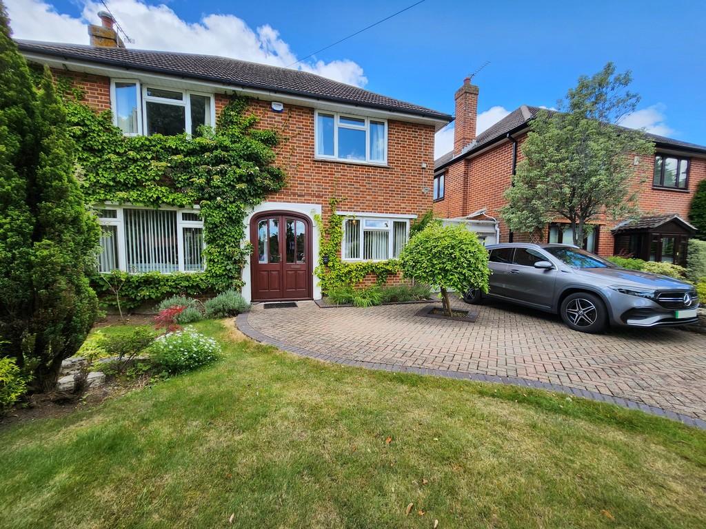 Holdenhurst Avenue 3 bed detached house for sale £545,000