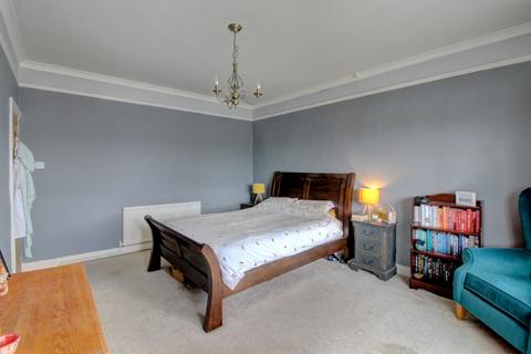 12 Apperley Lane, Rawdon, Leeds, LS19 6BJ