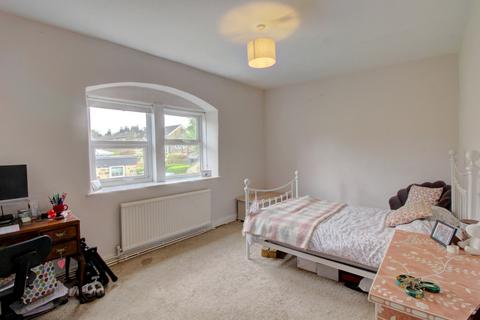 12 Apperley Lane, Rawdon, Leeds, LS19 6BJ