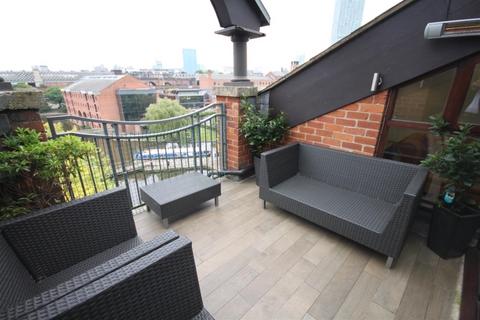 2 bedroom apartment to rent, Middle Warehouse, Castle Quay, Manchester M15