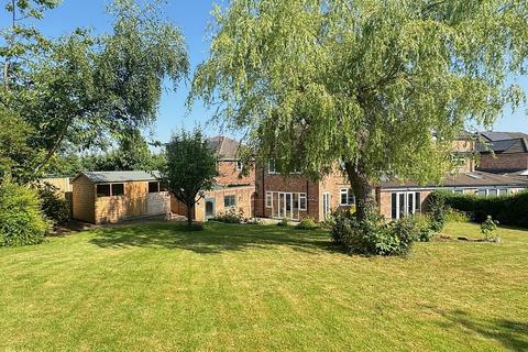 4 bedroom semi-detached house for sale, Leagh Close, Kenilworth