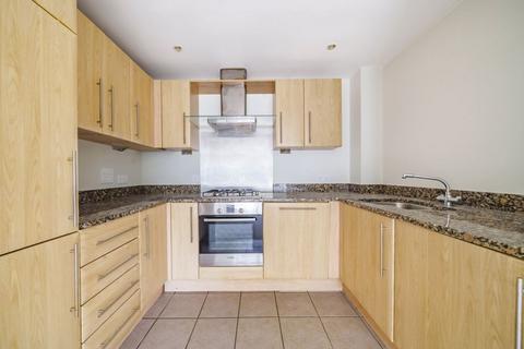 2 bedroom apartment for sale, Beacon Crescent, Hindhead