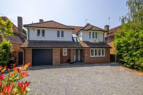 4 bedroom detached house for sale, Park Avenue, Brentwood CM13