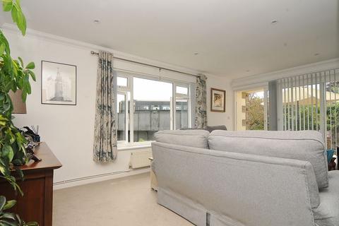 19 Albert Road, Saltash, PL12 4EB