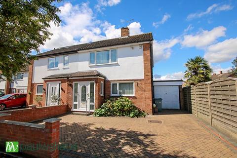 13 Elm Drive, Cheshunt, Waltham Cross, EN8 0RX