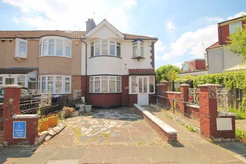 4 Crossmead Avenue, Greenford, UB6 9TY