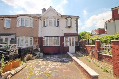 4 Crossmead Avenue, Greenford, UB6 9TY