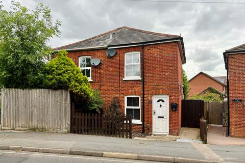 2 bedroom semi-detached house to rent, St Johns Road, Hedge End, SO30