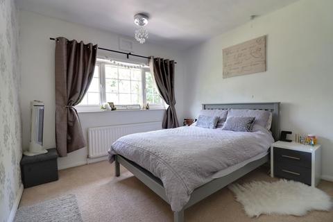 18 Springfield Drive, Stafford, ST17 9LG
