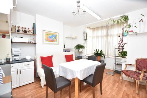 3 bedroom end of terrace house to rent, Whitehorse Lane, London, SE25