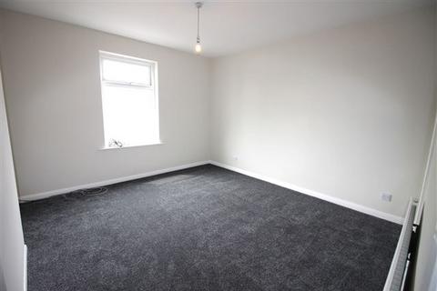 3 bedroom terraced house to rent, High Street, Swallownest, Sheffield, S26 4TT