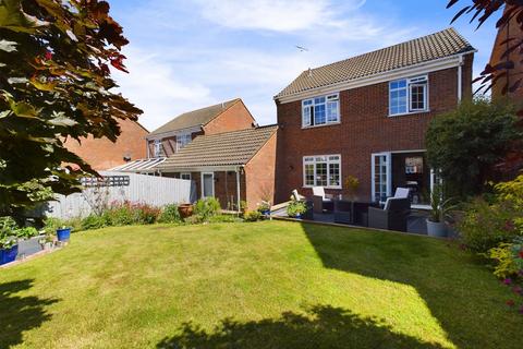 3 bedroom detached house for sale, Sandringham Close, Towcester, NN12