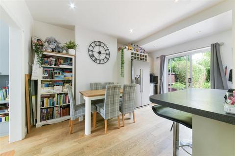 164 Gander Green Lane, Sutton, SM1 2HG