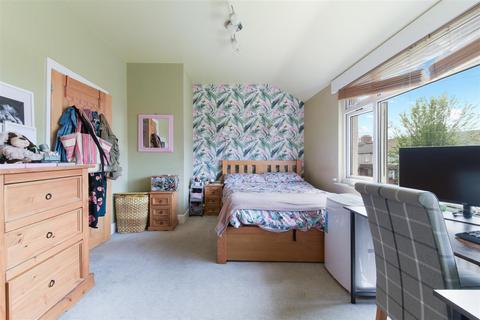 164 Gander Green Lane, Sutton, SM1 2HG