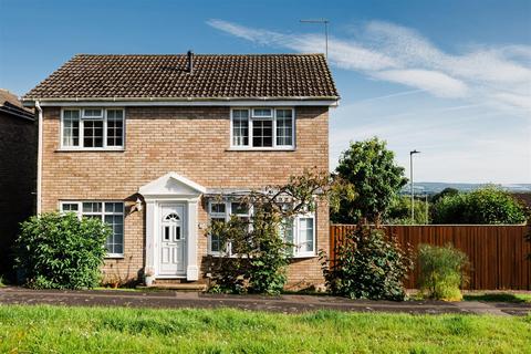 4 bedroom detached house for sale, Shelton Avenue, East Ayton, Scarborough