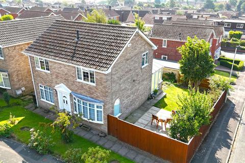 4 bedroom detached house for sale, Shelton Avenue, East Ayton, Scarborough