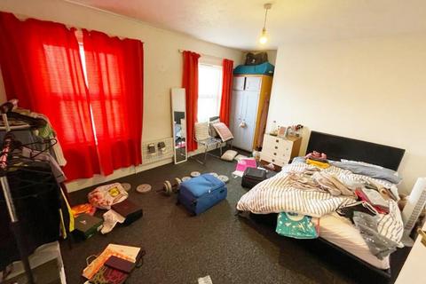 2 bedroom flat for sale, Wellington Street, Aldershot