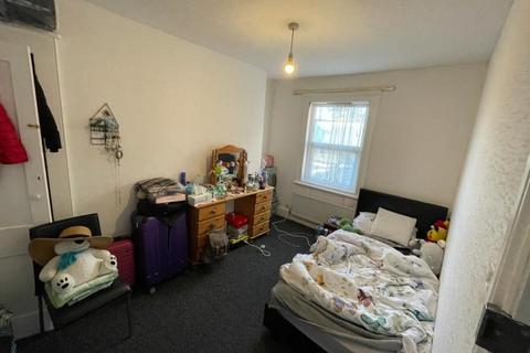 2 bedroom flat for sale, Wellington Street, Aldershot