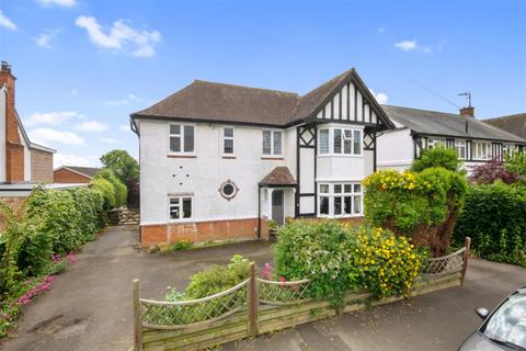 4 bedroom detached house for sale, Croft Road, Evesham