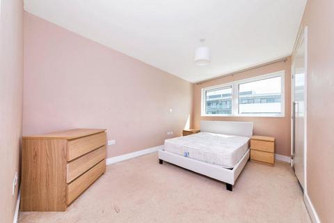 2 bedroom apartment to rent, The Helm, Gallions Reach, E16