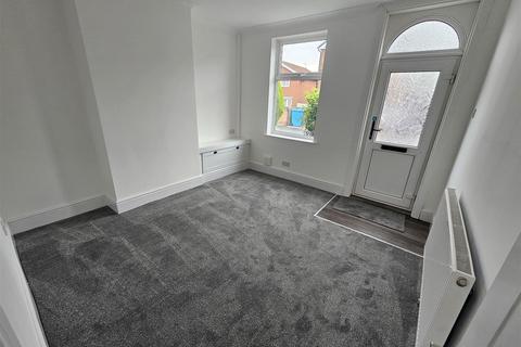 3 bedroom terraced house for sale, Strawberry Road, Retford DN22
