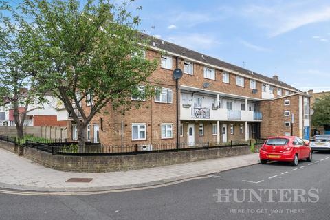 3 bedroom apartment for sale, Penshurst Road, London