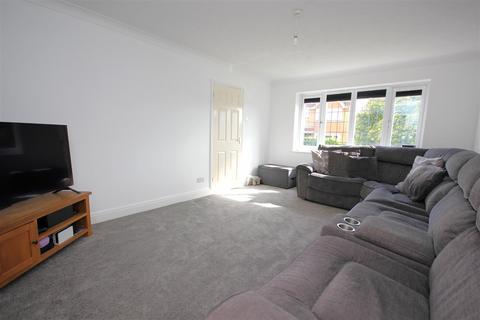 5 bedroom detached house for sale, Oakpits Way, Rushden NN10