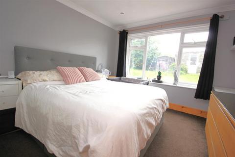 6 Birchall Road, Rushden, NN10 9RQ