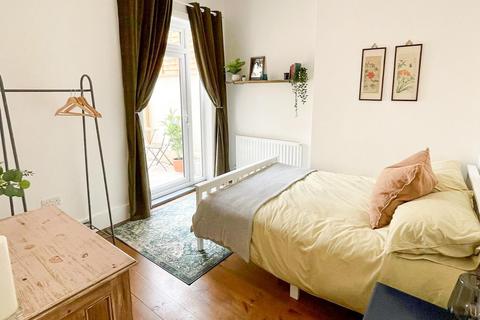 2 bedroom flat to rent, Gensing Road, St. Leonards-On-Sea