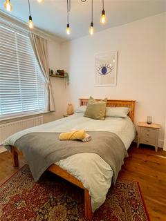 2 bedroom flat to rent, Gensing Road, St. Leonards-On-Sea