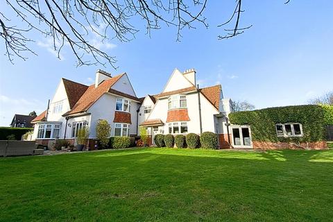 3 Cumberland Avenue, Grimsby, DN32 0BT