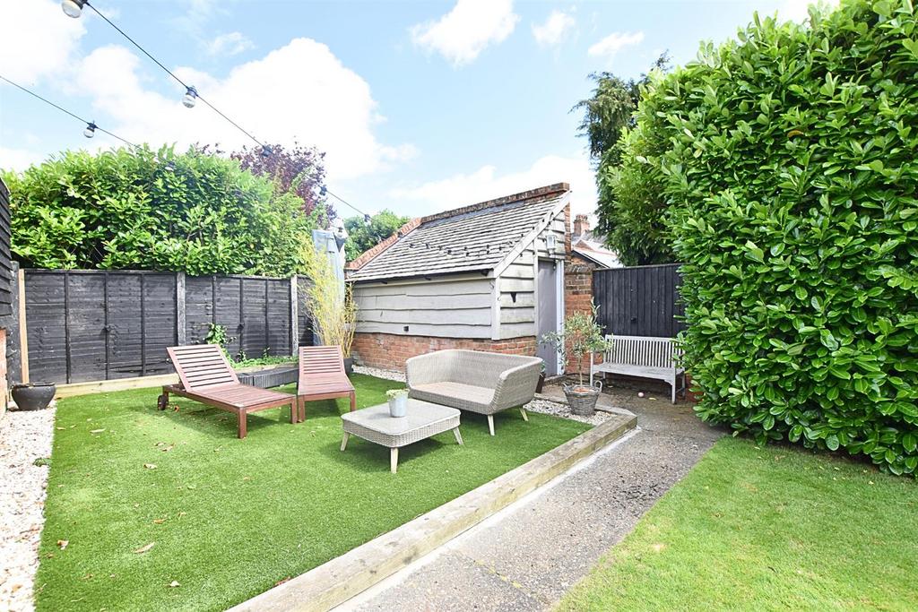 Outside entertaining area
