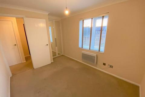 1 bedroom flat to rent, Windsor Park Road, Harlington, Middlesex, UB3 5JD