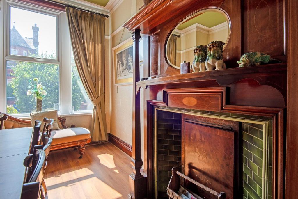 135 The Avenue.20.jpg