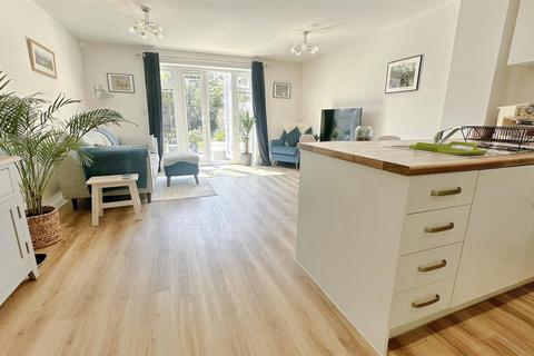 17 Breedon Way, Birmingham, B30 3AT