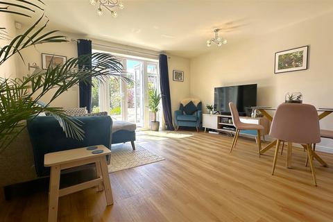 17 Breedon Way, Birmingham, B30 3AT